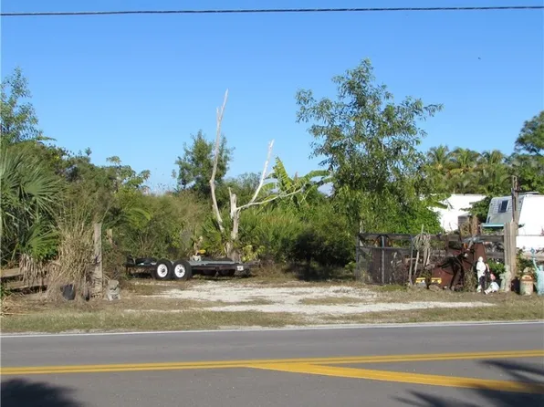 13560/13572 Stringfellow Rd, Bokeelia, FL 33922