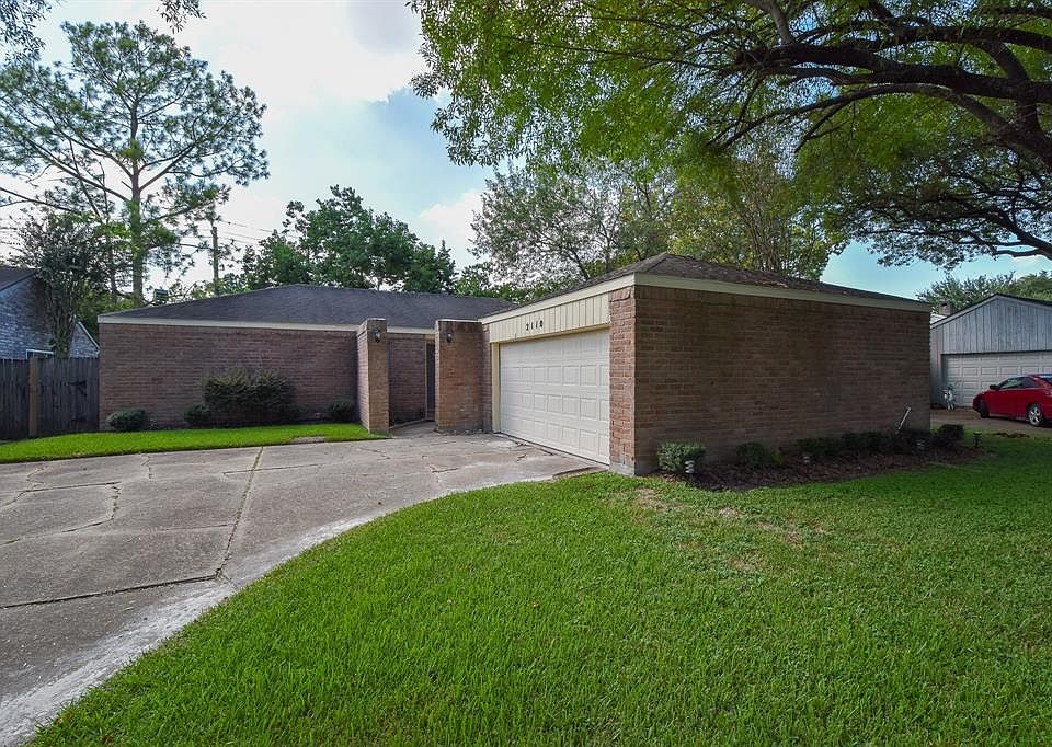 2110 Gray Falls, 4 Bed Rooms, 2 Bath with a 2 car Detached Garage