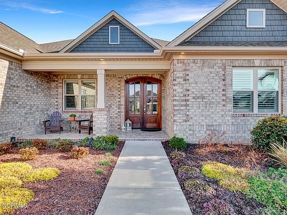 3rd image of 8624 Wine Berry Court NE