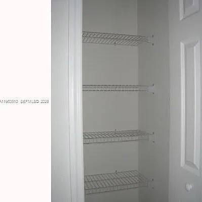 875 SW 6th Pl #TOWNHOUSE — Photo 12
