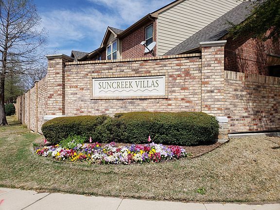 2nd image of 1621 Southwestern Dr