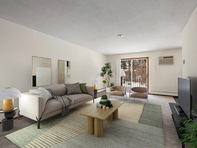 Kings Manor Apartments — Photo 9