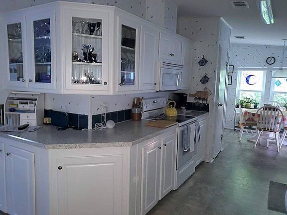 4th image of 6 Tobias Ln