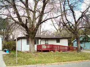 511 Lakeside St, Waterloo, IA 50703