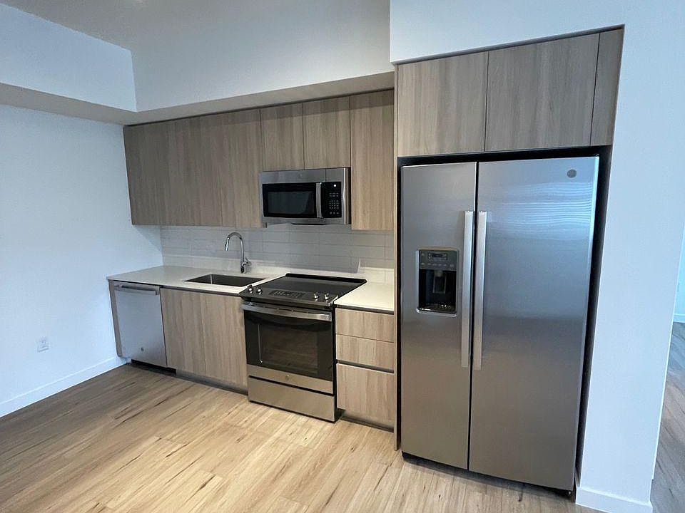 1st image of 11602 NW 57th Ave #105