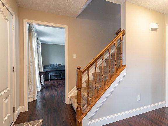 3rd image of 8179 Winters Ln