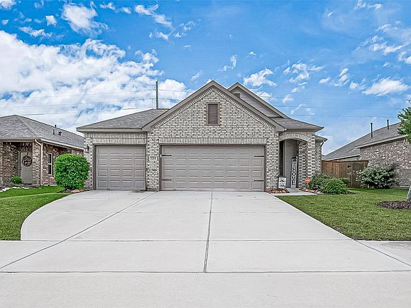 2nd image of 1214 Red Hills Dr