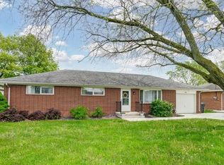 907 Klotz Rd, Bowling Green, OH 43402