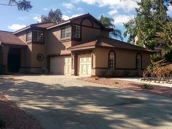 Apple and pomegranate trees!