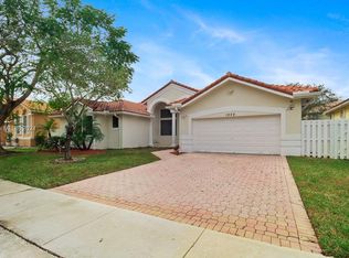1208 NW 165th Ave, Pembroke Pines, FL 33028