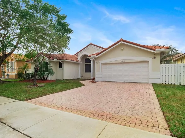 1208 NW 165th Ave, Pembroke Pines, FL 33028