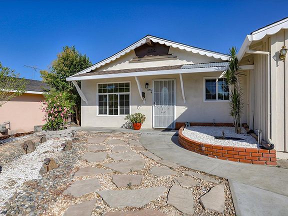4th image of 3277 Mount Vista Dr