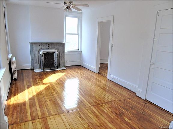 3rd image of 31 Manning Ave Floor 2