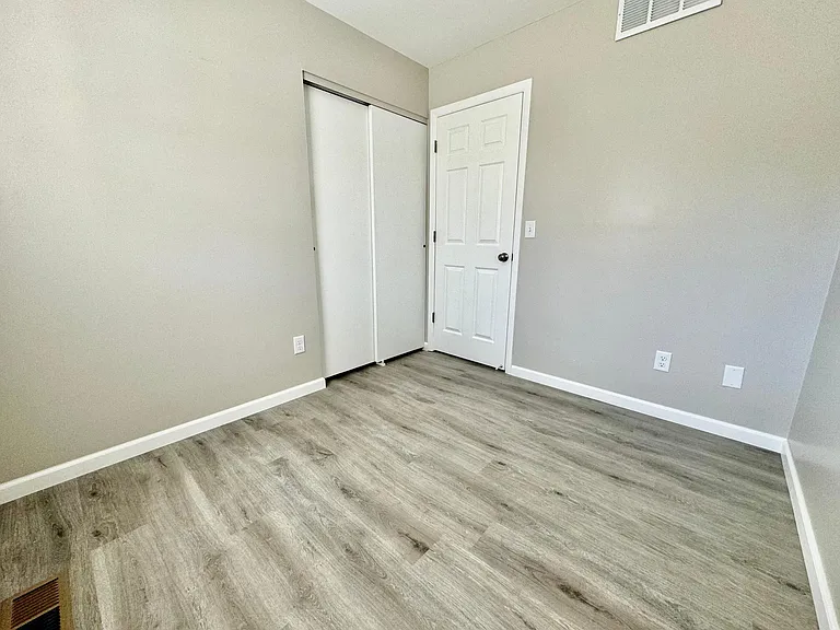 1542 E Meadowbrook Dr — Photo 21