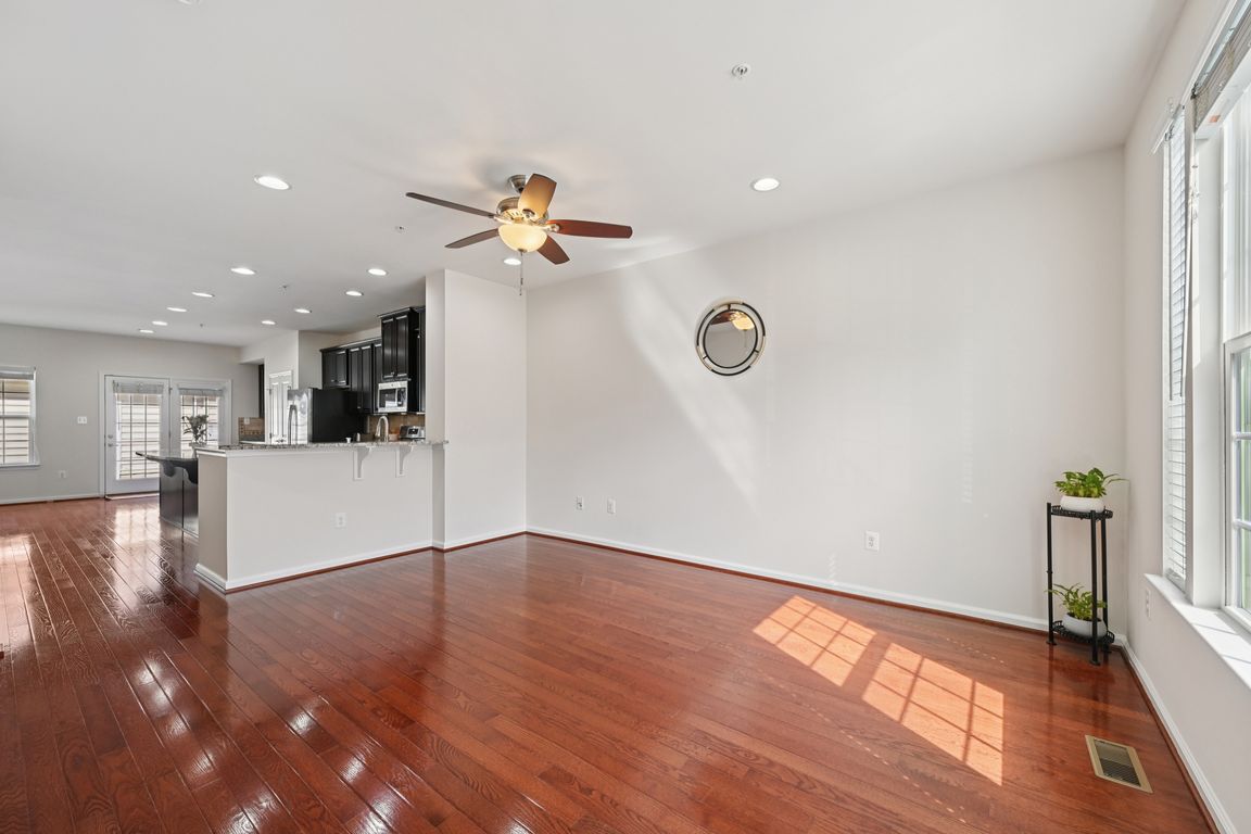 next background image