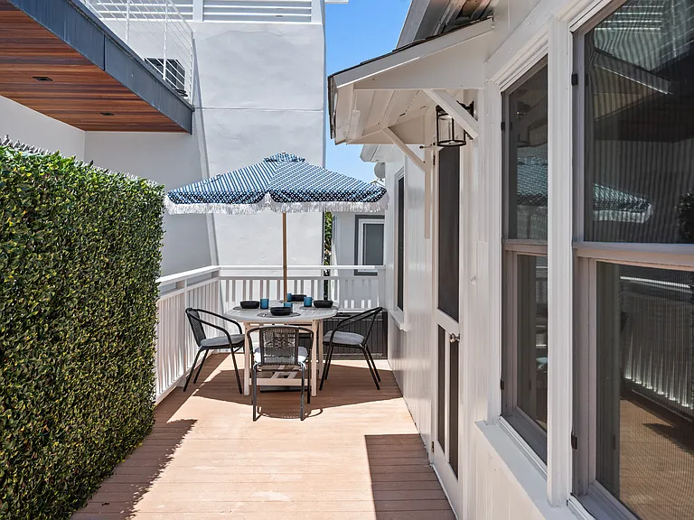 3717 Riviera Dr — Photo 6