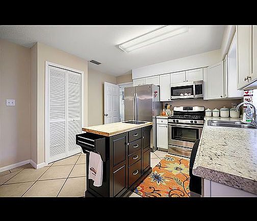 3rd image of 107 N Rossiter St