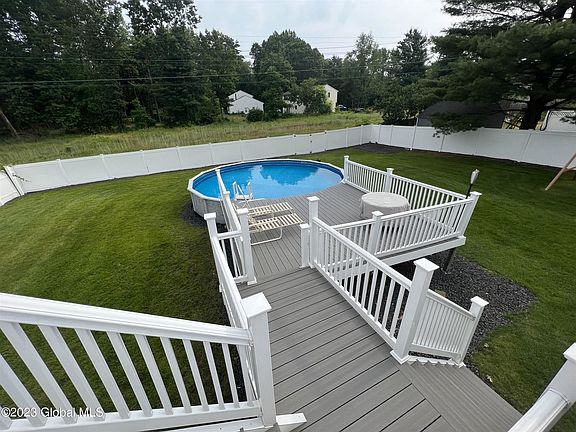 4th image of 27 Melissa Ct