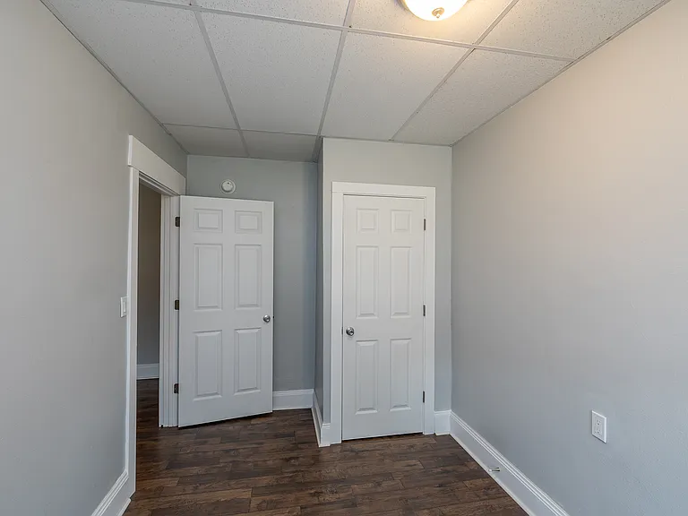 1807 Denison Ave — Photo 8