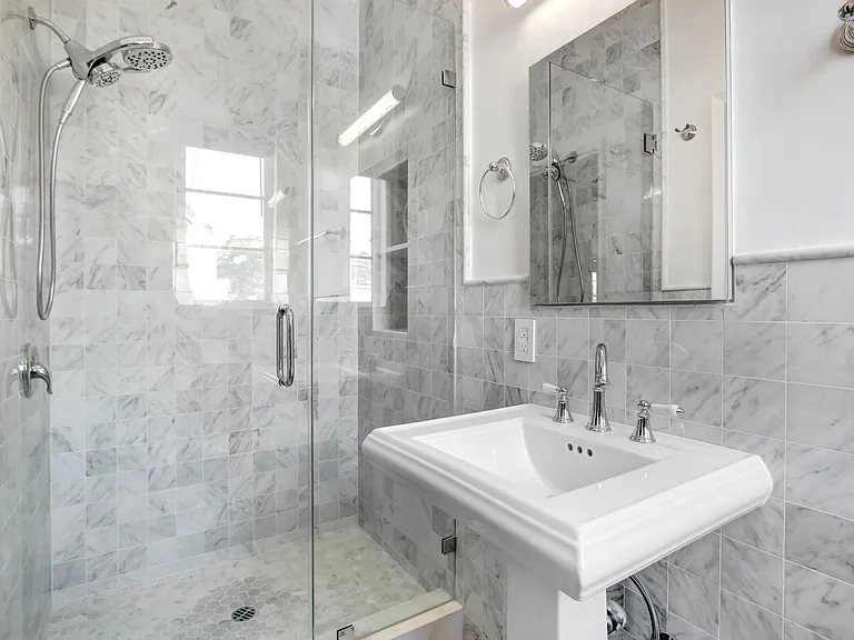 Savoy Plaza Apartments — Photo 79