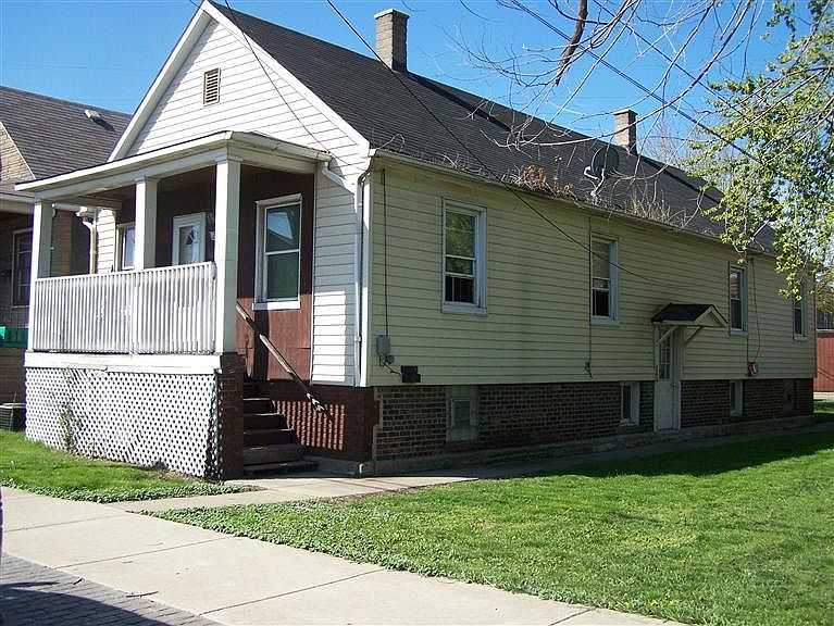 2nd image of 2344 Schrage Ave