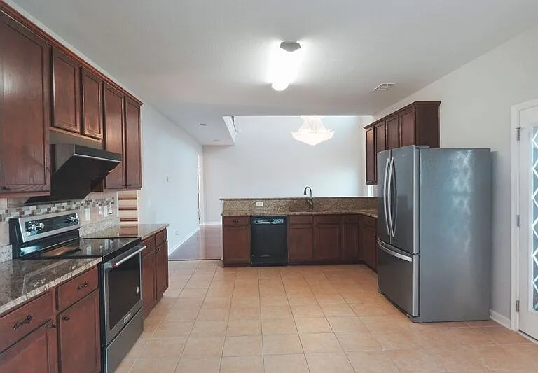 25 Litchfield Dr — Photo 17