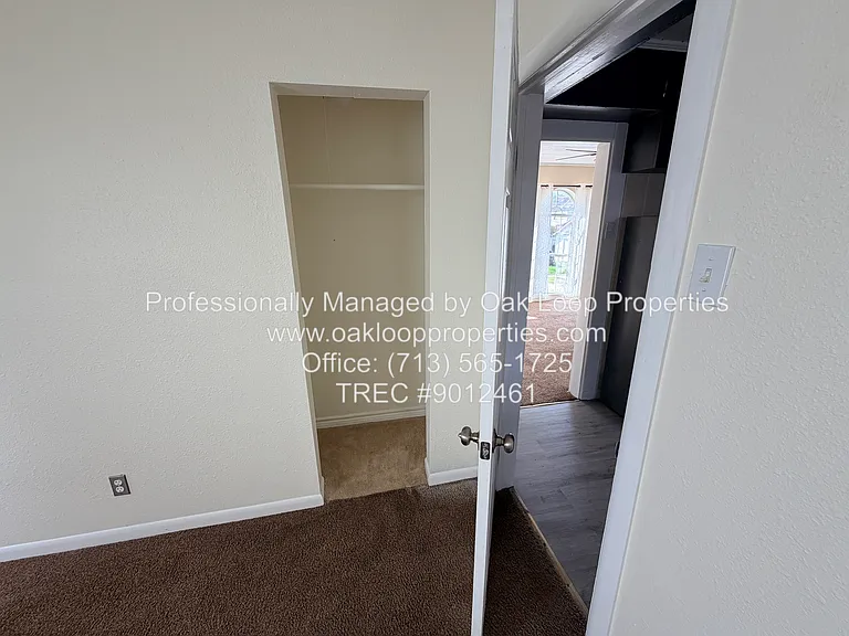 2811 1/2 Market St #B — Photo 11