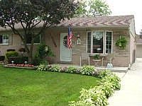 1st image of 11044 S Maplelawn Ave