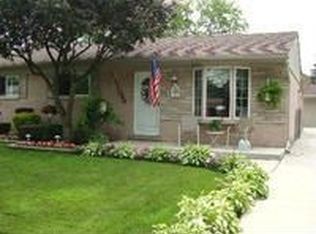 11044 S Maplelawn Ave, Taylor, MI