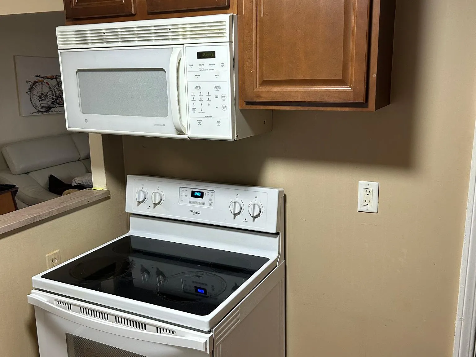 2 bed, $1,300 — Photo 2