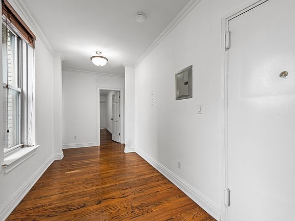 3rd image of 142 Sullivan St APT 21