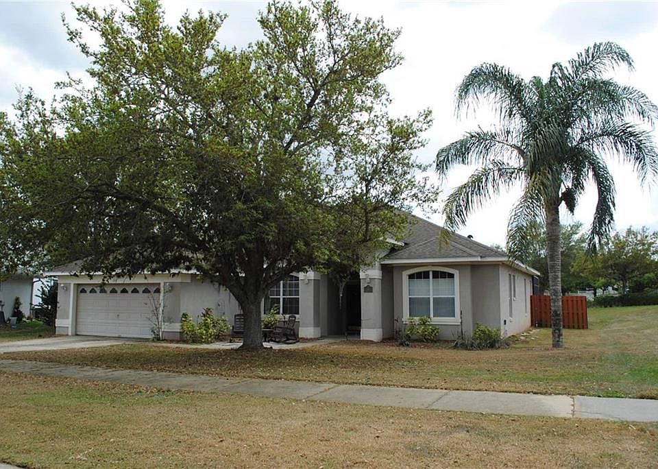 1st image of 120 Lombard Cir