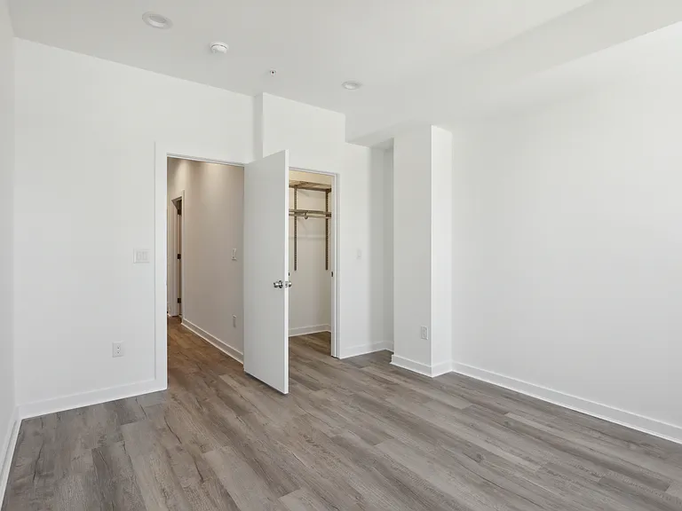 721 N De Kalb St — Photo 25