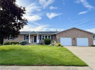 209 Flintwood Dr, Marietta, OH 45750