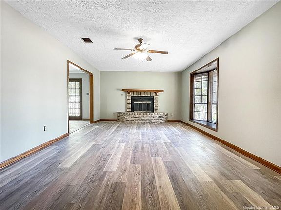 5th image of 1146 Belle Ave