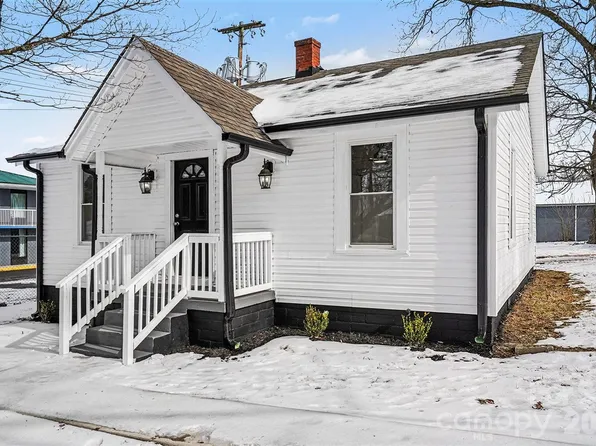 3042 N Oxford St, Claremont, NC 28610