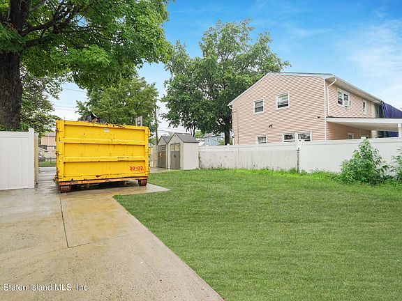 3rd image of 52 Arlington Ave