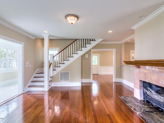 5th image of 200 N Beach St
