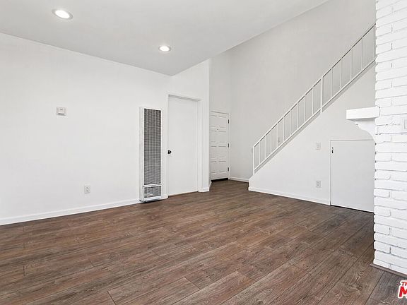 4th image of 3729 Delmas Ter APT 9