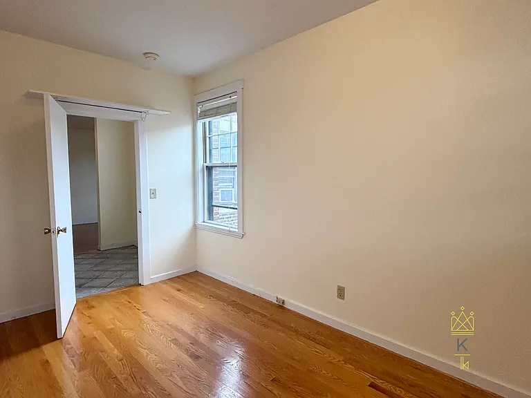 120 Sutherland Rd #11 — Photo 8