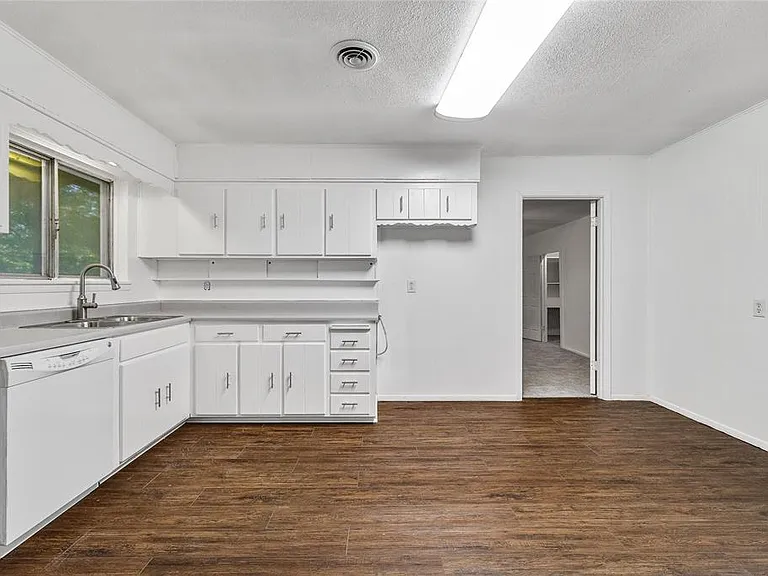 7108 Willis Ave — Photo 19