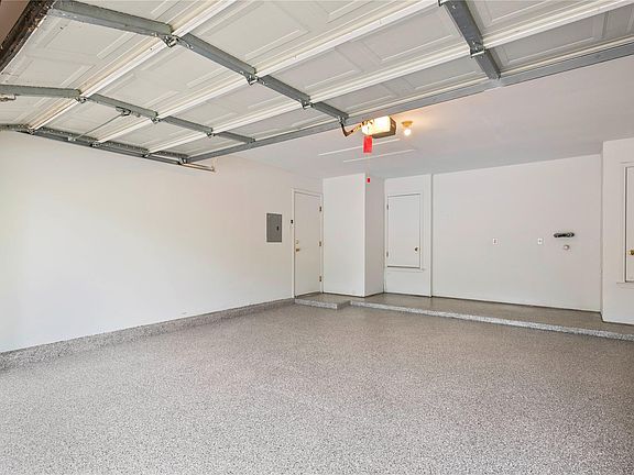 4th image of 3920 Whitey Ford Way