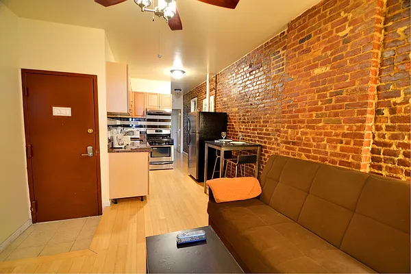 Rented by Smart City Real Estate LLC | media 21