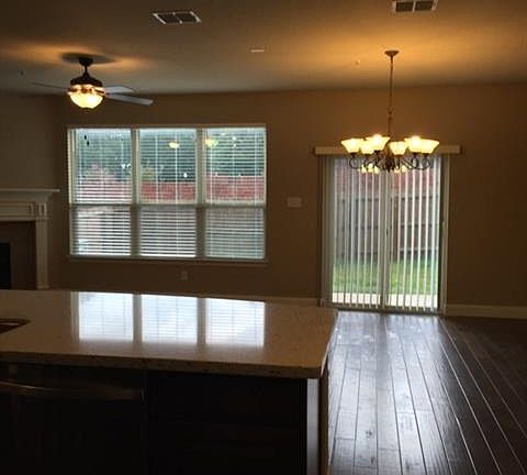 5th image of 2580 Jackson Dr