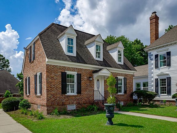 2nd image of 1 Smallwood Cir #C & D