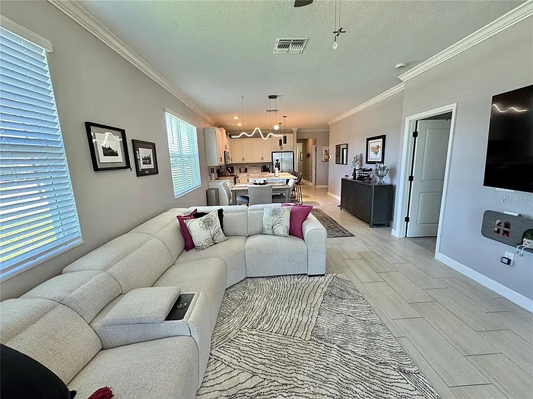 12842 Lily Quartz Loop — Photo 9