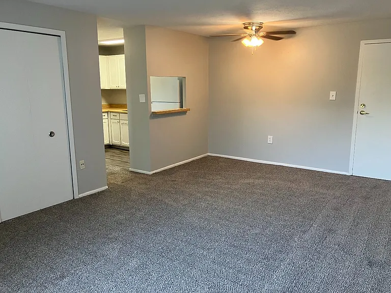 Valley York Apartments — Photo 36