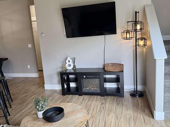 3rd image of 26 Mangum Cir Unit 8