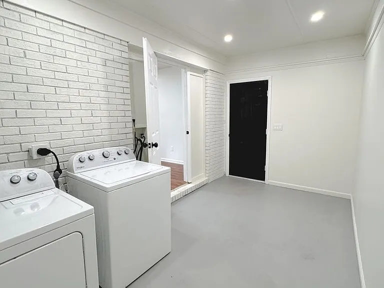 2801 Wedgefield Dr — Photo 22