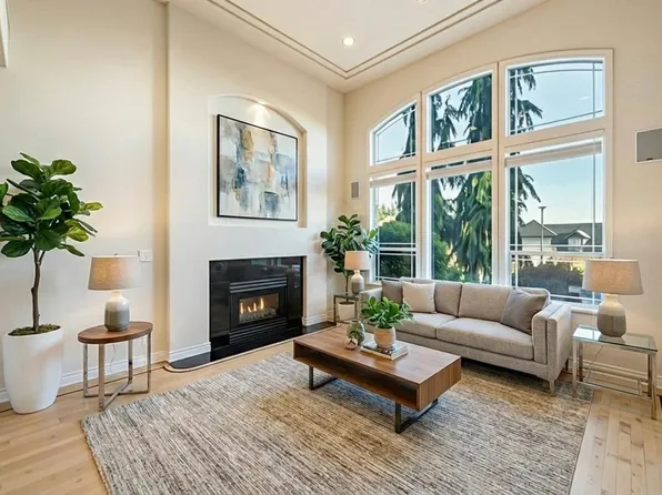 1522 Whitebark Pl, Coquitlam, BC V3E 2V8